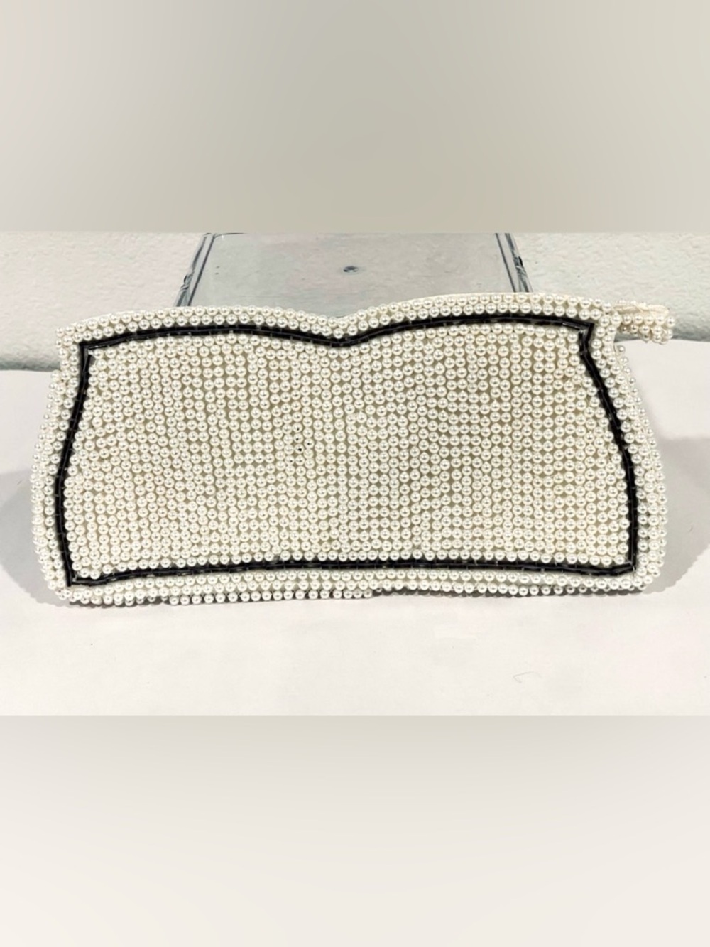 VTG 1940-50 Faux Pearl Beaded Clutch w Black Line Bead Trim Accent | EUC